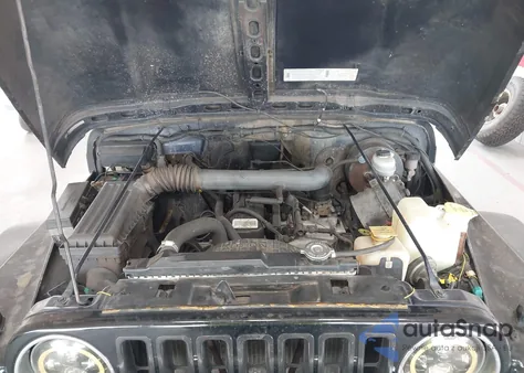 1997 Jeep Wrangler Sport z USA, uszkodzony, nr VIN 1J4FY19S4VP437604